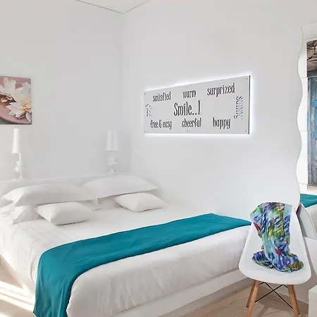 Hotel Acqua Vatos Santorini 3*