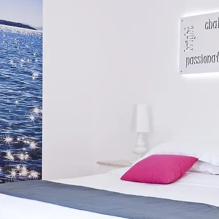 Acqua Vatos Santorini Kamári