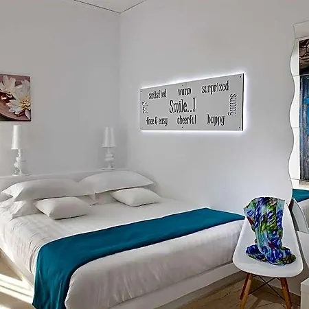Hotel Acqua Vatos Santorini 3*