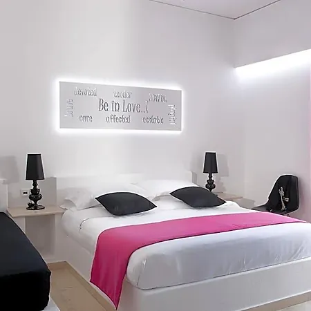 Acqua Vatos Santorini 3* Kamári