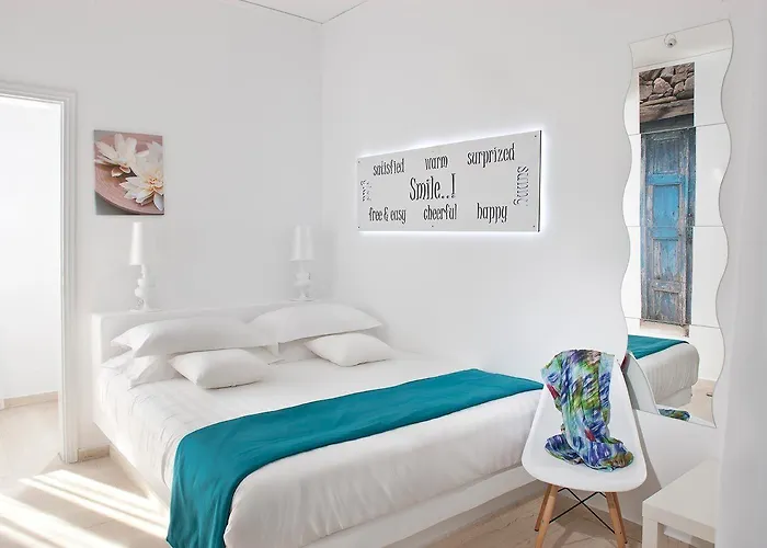 Hotel Acqua Vatos Santorini 3*