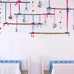 Acqua Vatos Santorini Kamári